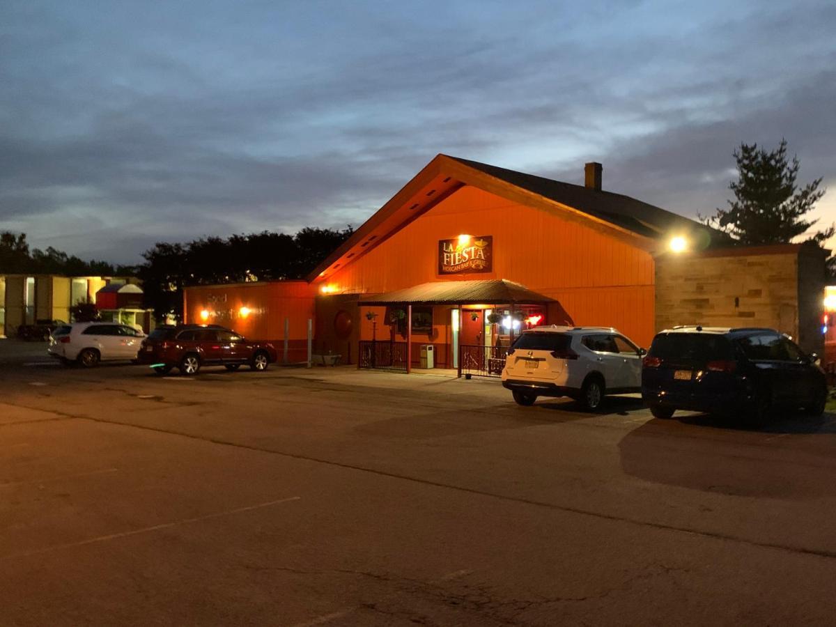 Red Carpet Inn&suites 2*