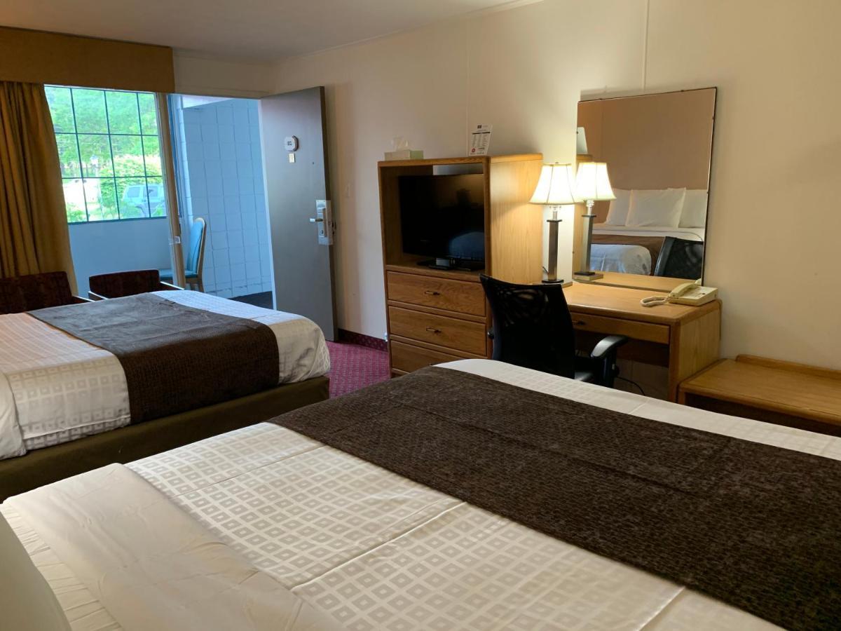 Red Carpet Inn&suites Hotel 2*