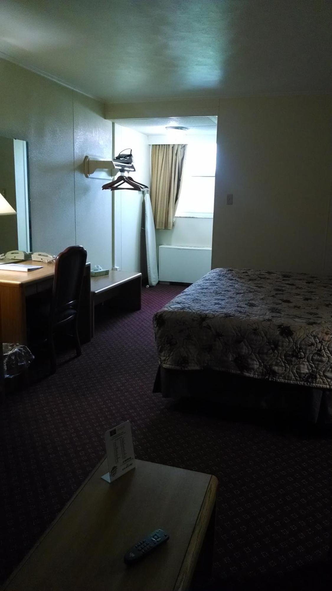 Red Carpet Inn&suites Hotel 2*