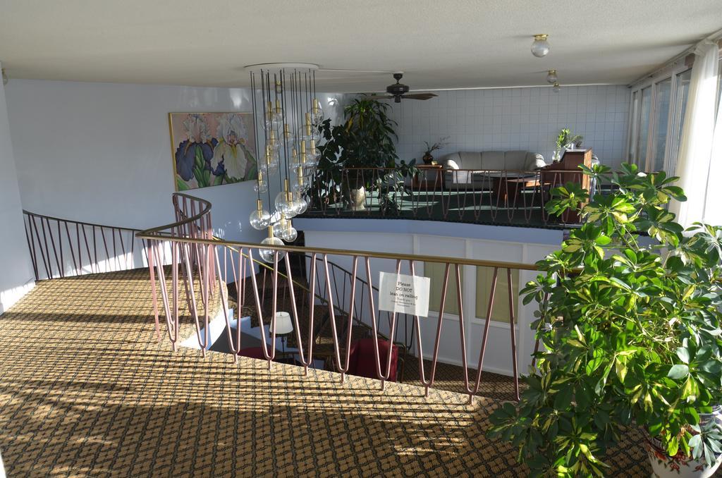 Red Carpet Inn&suites Hotel