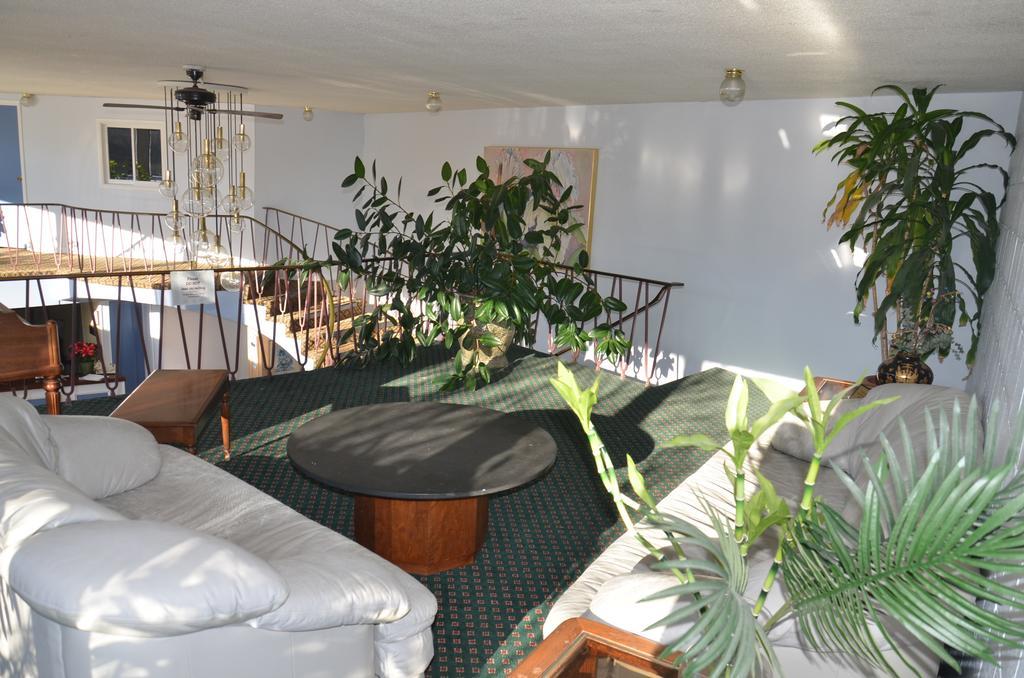 Red Carpet Inn&suites Ebensburg