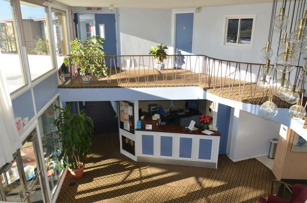 Red Carpet Inn&suites 2*